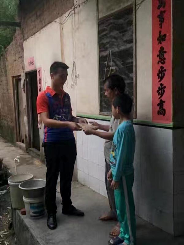健康運動，致力善舉，興寧好色先生入口陶足球隊好樣的！