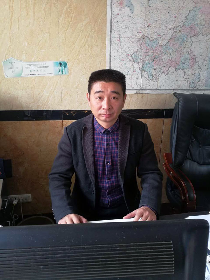 好色先生入口陶瓷磚重慶大足區代理商胡洪軍：沒有做不成的事，隻有不會做事的人